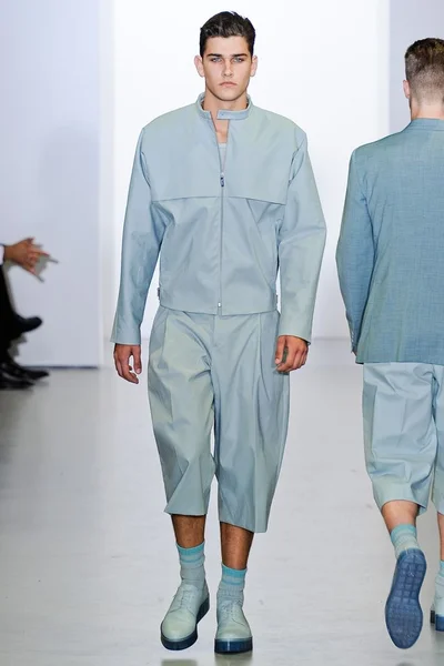 Look 37